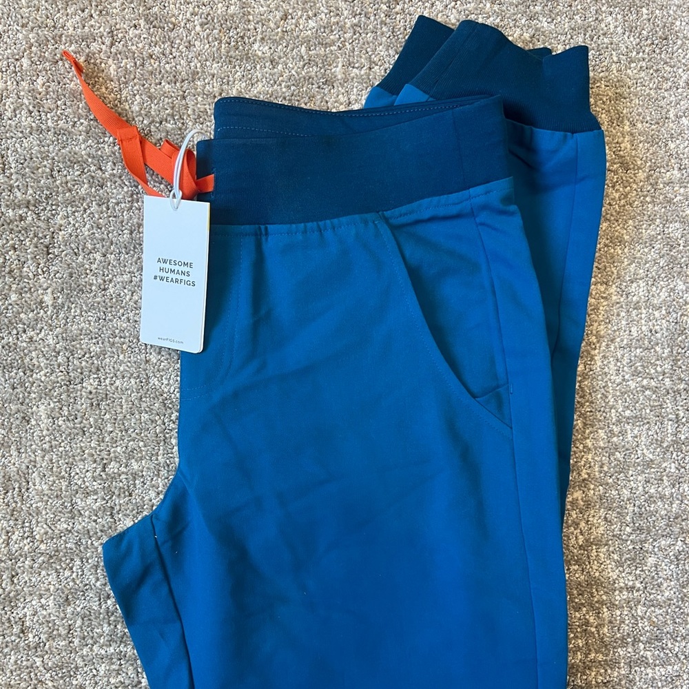 Figs, NWT Size Small. Brand new Zamora jogger.